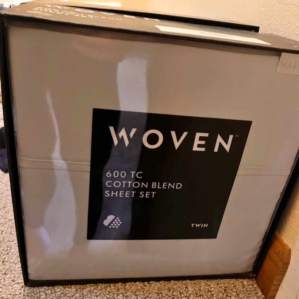 Woven by Malouf 600tc twin sheet set